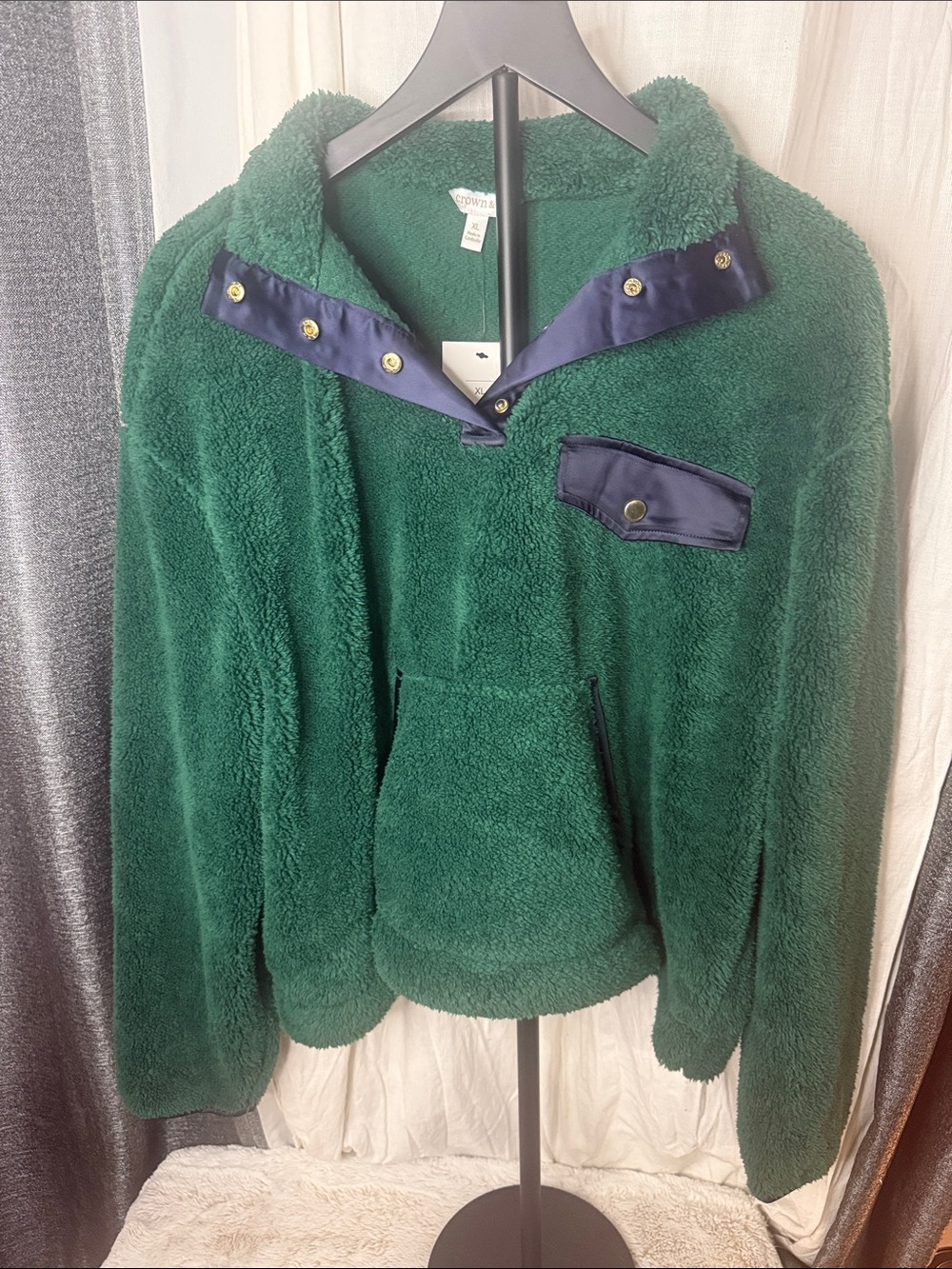 crown & ivy Forest Green Sherpa Pullover with Navy Trim